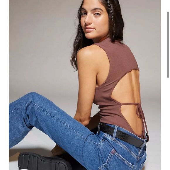 Out From Under Seamless Open-Back Bodysuit - Picture 2 of 6